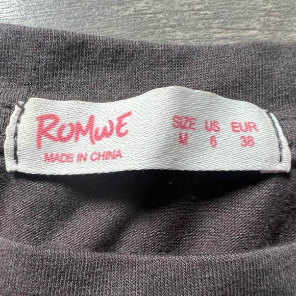 ROMWE cropped short sleeve tee. LA Size M - Picture 4 of 5